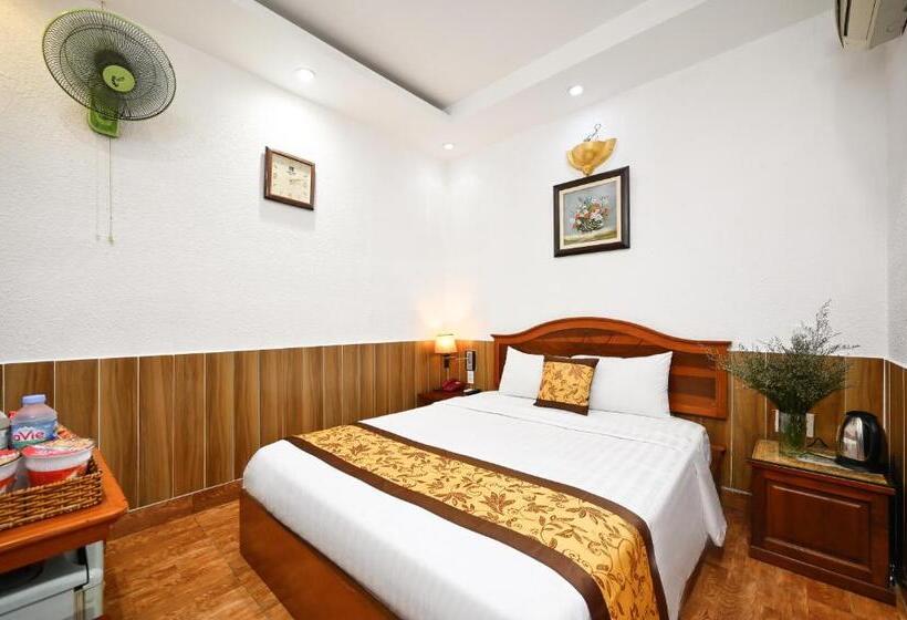 اتاق استاندارد, Queen Hotel Saigon Airport