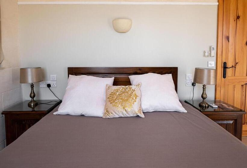 اتاق لوکس, Ta’ Giljan B&b Gozo