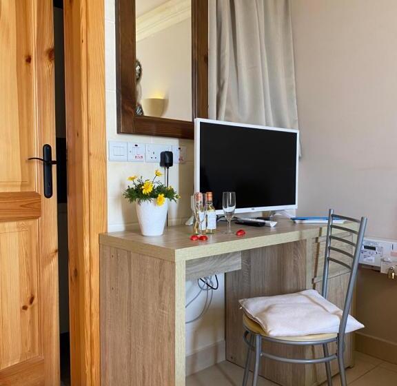 اتاق استاندارد, Ta’ Giljan B&b Gozo