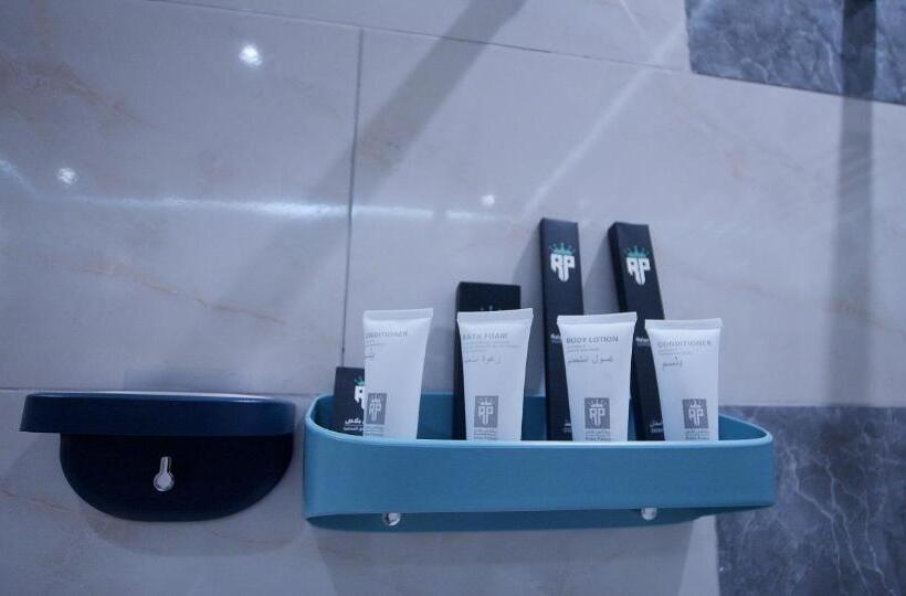 带花园景观和一个卧室的别墅, Relaxe Palace