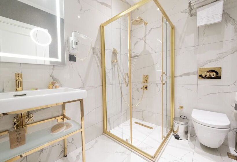 اتاق لوکس با چشم‌انداز باغ, Loop Hotel Bosphorus İstanbul