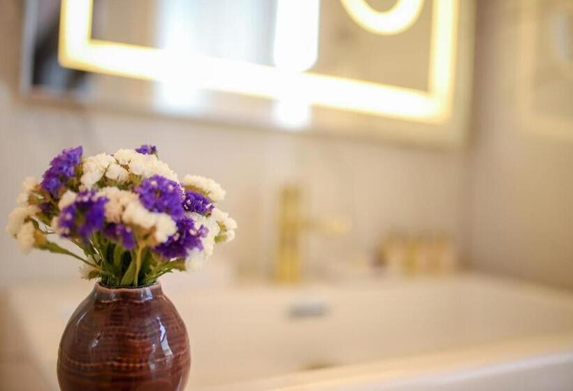 اتاق لوکس با چشم‌انداز دریا, Loop Hotel Bosphorus İstanbul