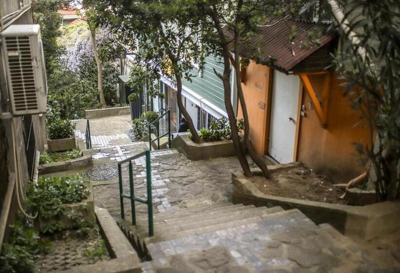 اتاق لوکس با چشم‌انداز باغ, Loop Hotel Bosphorus İstanbul