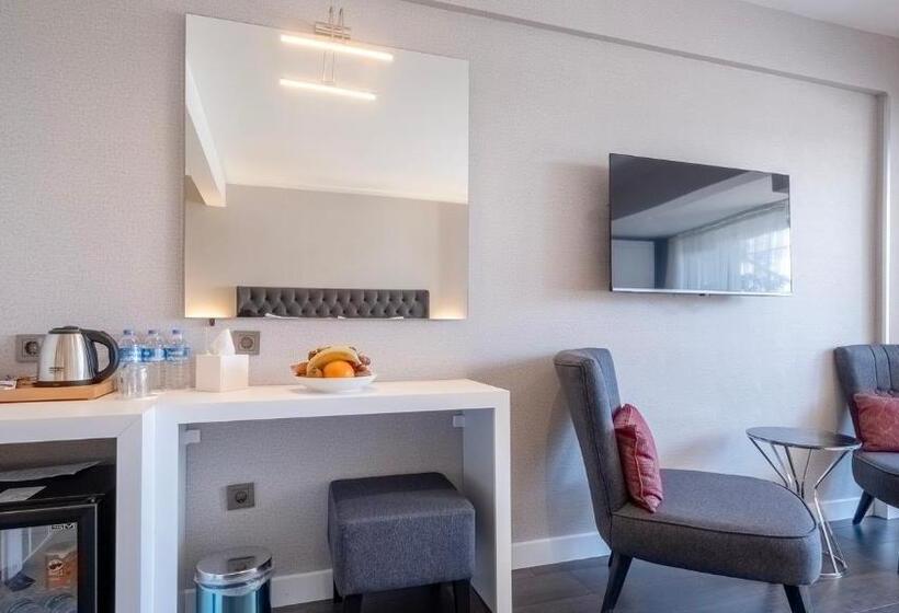 اتاق خانوادگی با چشم‌انداز باغ, Loop Hotel Bosphorus İstanbul