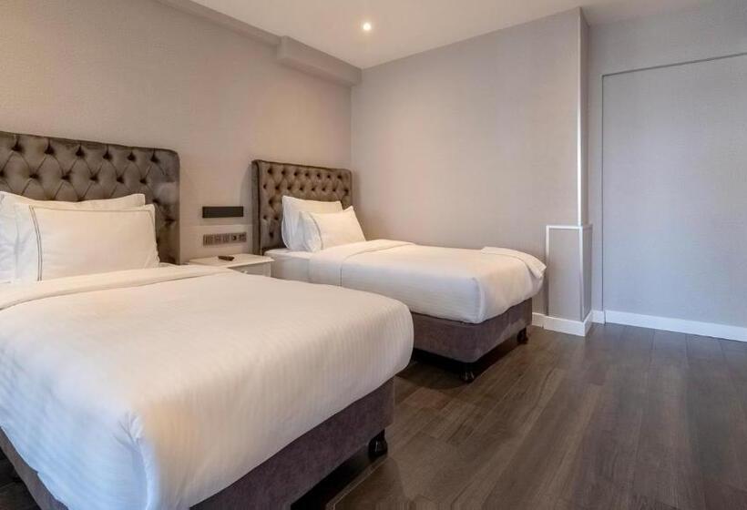 اتاق خانوادگی با چشم‌انداز باغ, Loop Hotel Bosphorus İstanbul