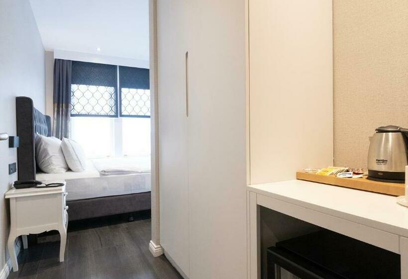 اتاق لوکس با چشم‌انداز دریا, Loop Hotel Bosphorus İstanbul