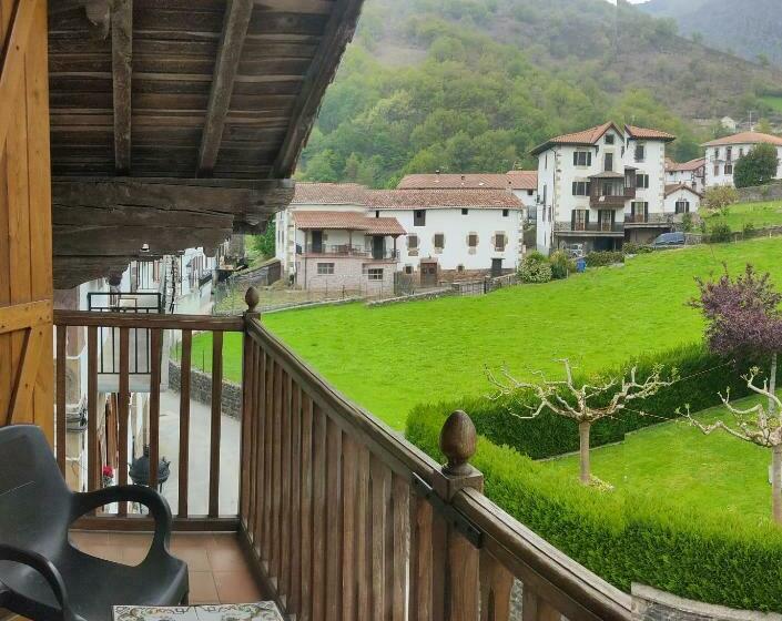 Семейный Номер, Hostal Mendaurpe