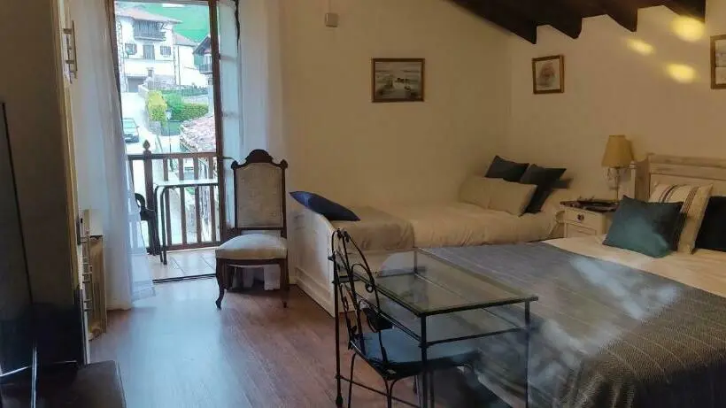 ファミリールーム, Hostal Mendaurpe