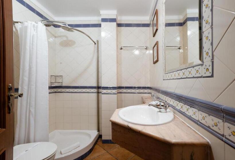 エコノミールーム, Casa De S. Thiago De Obidos