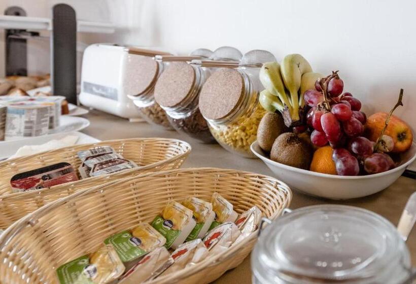 エコノミールーム, Casa De S. Thiago De Obidos