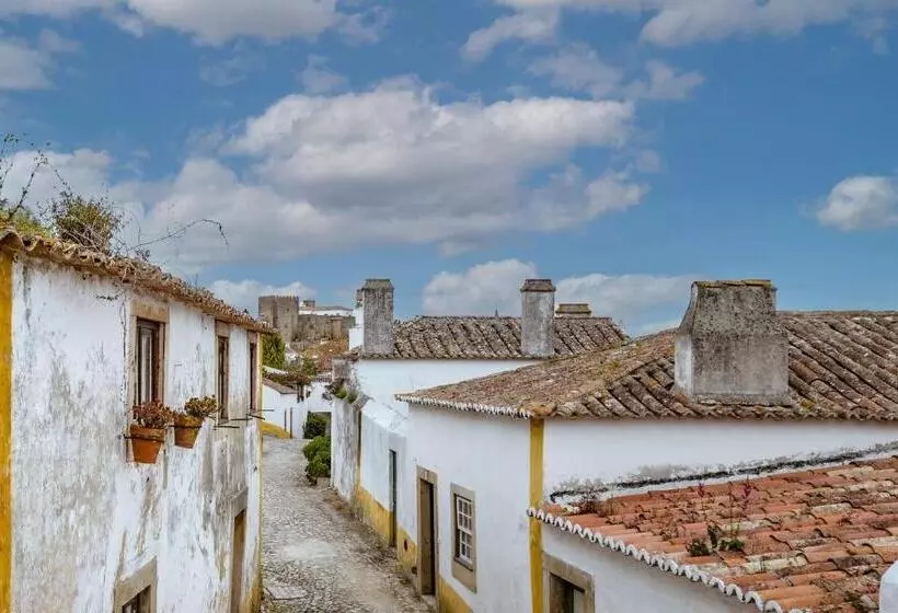 اتاق اکونومی, Casa De S. Thiago De Obidos