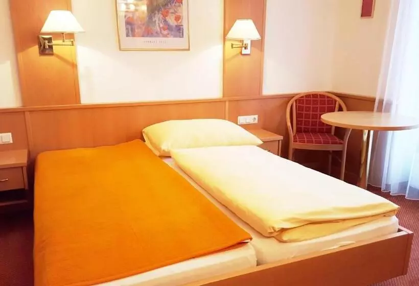 スタンダードルーム, Gasthof Hotel Zur Goldenen Krone