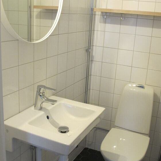 חדר סטנדרט יחיד, Akerlund