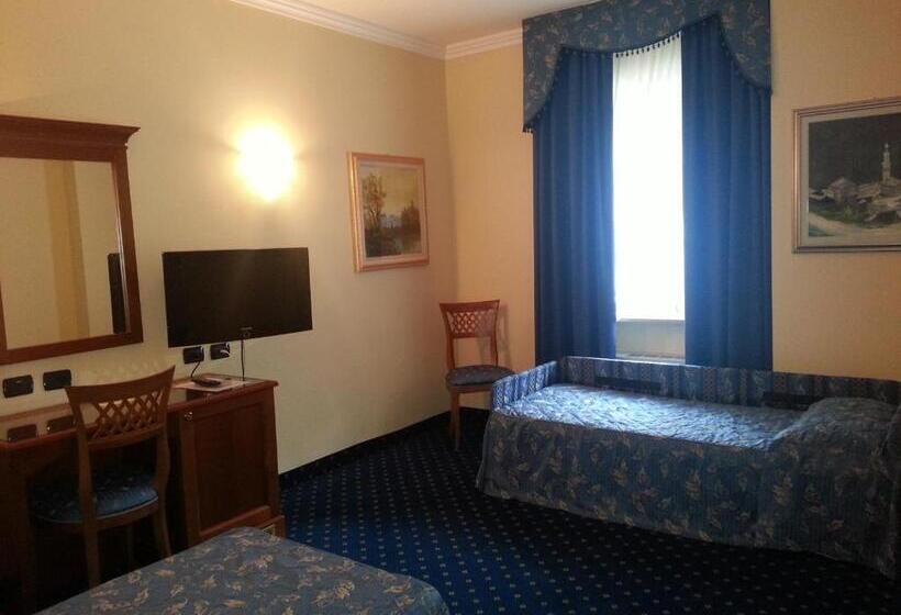 غرفة قياسية رباعية, Albergo Costantini