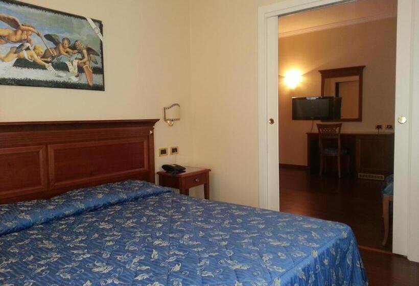 غرفة قياسية رباعية, Albergo Costantini