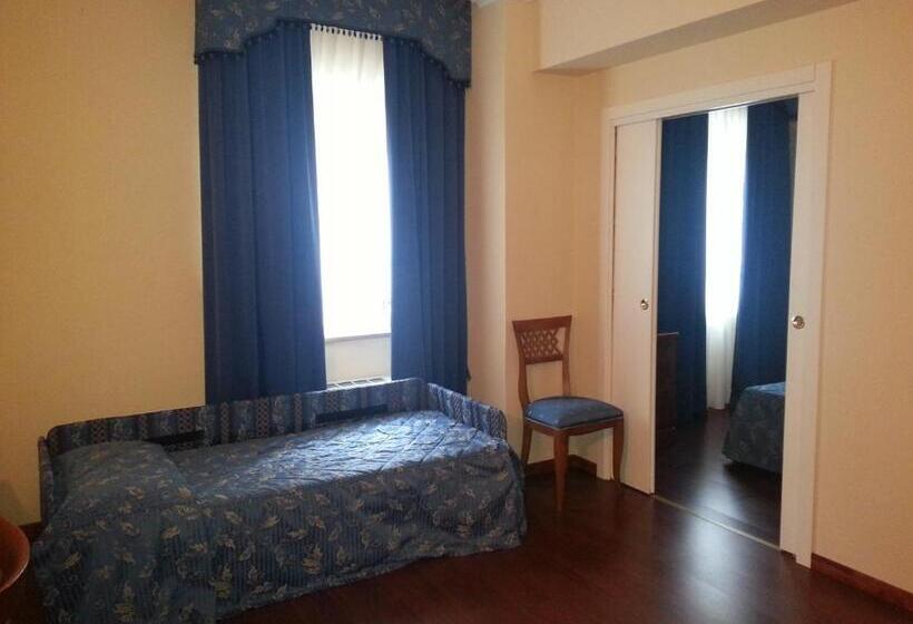 غرفة قياسية رباعية, Albergo Costantini