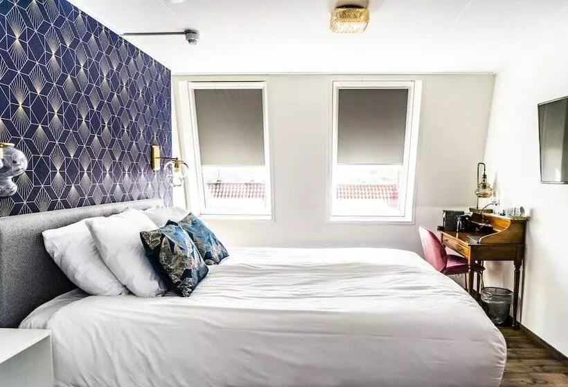 スイート, Boutique Hotel Charley S