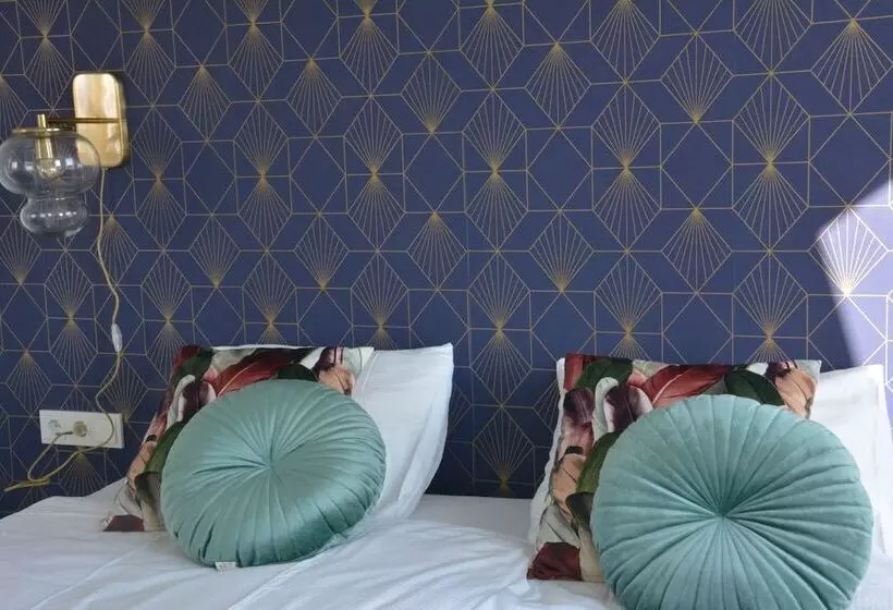 スイート, Boutique Hotel Charley S