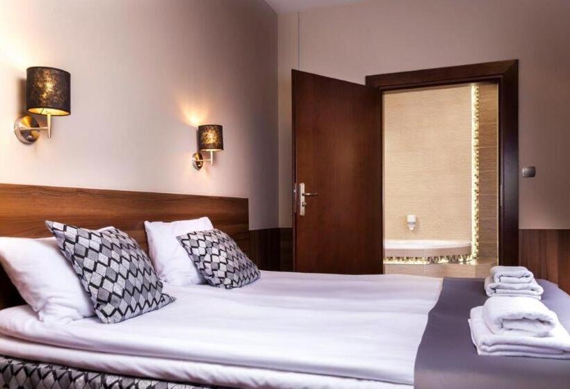 סוויטה, Cristal Park