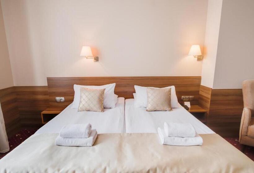 חדר קלאסי, Cristal Park