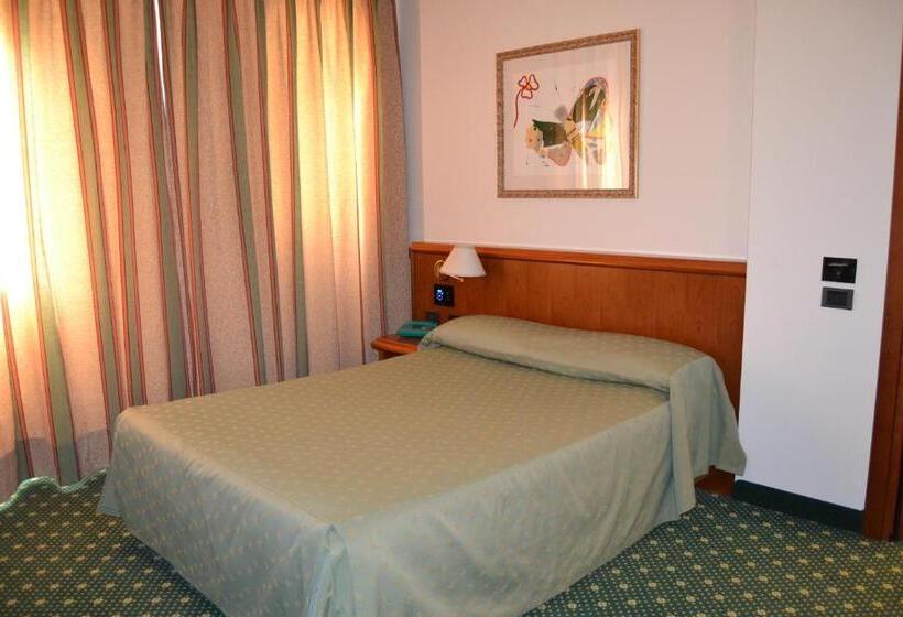 スタンダードルーム, Due Leoni