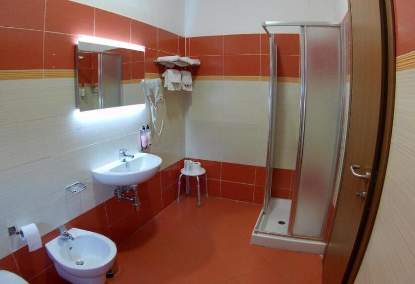 اتاق استاندارد چهار تخته, Gran Sasso & Spa