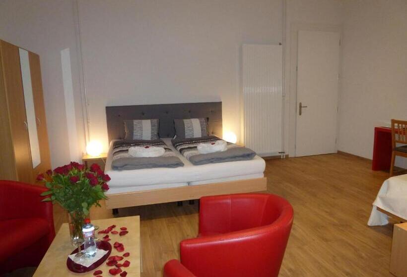 חדר סטנדרט לארבעה, Hôtel Garni Villa Carmen