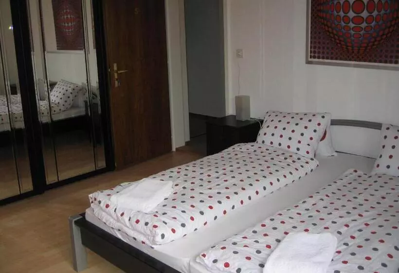 Standard-huone Jaettu Kylpyhuone, Hôtel Garni Villa Carmen