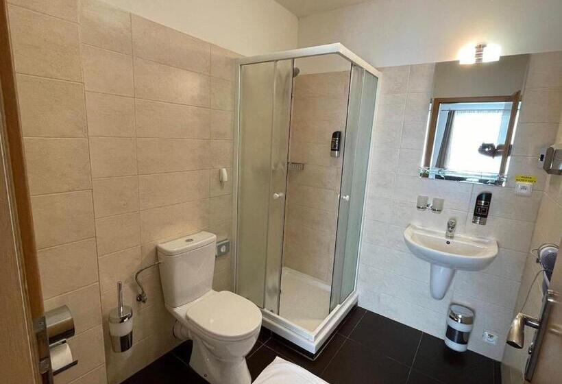 סוויטה משפחתית, Kristian