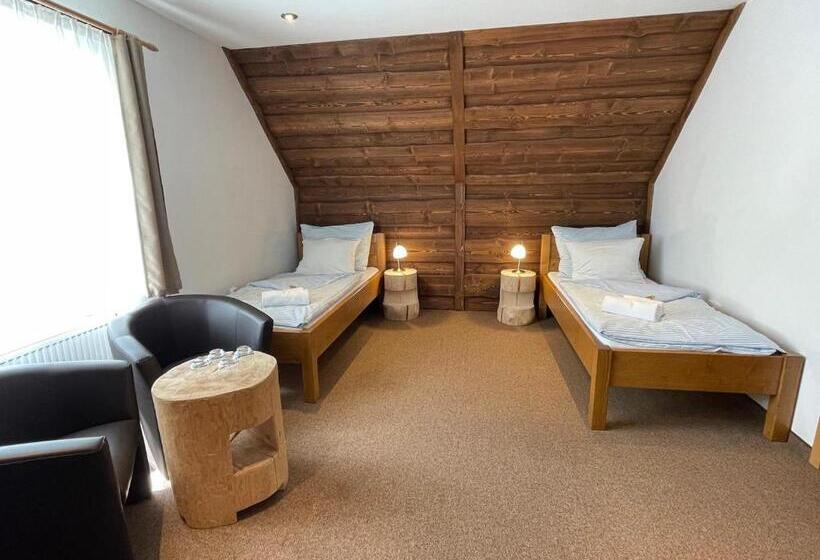 סוויטה משפחתית, Kristian