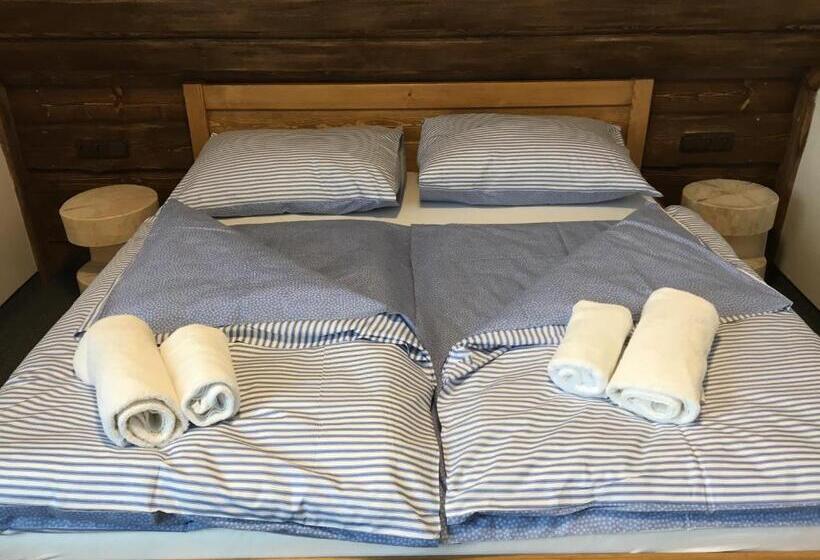 חדר דלוקס, Kristian