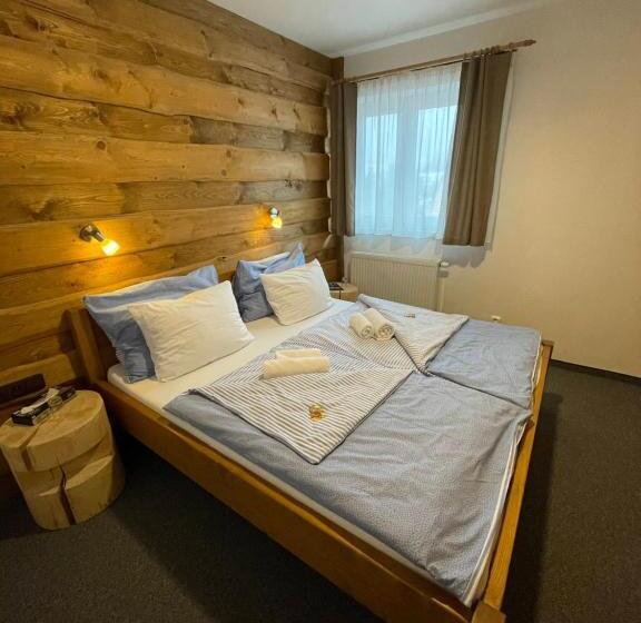 חדר אקונומי, Kristian