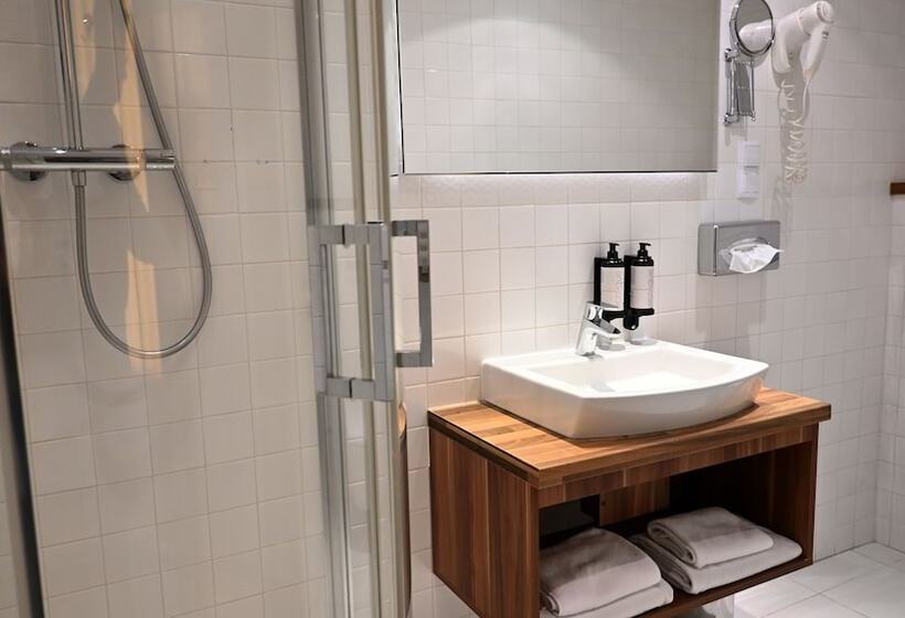 חדר סופריור, Vestil