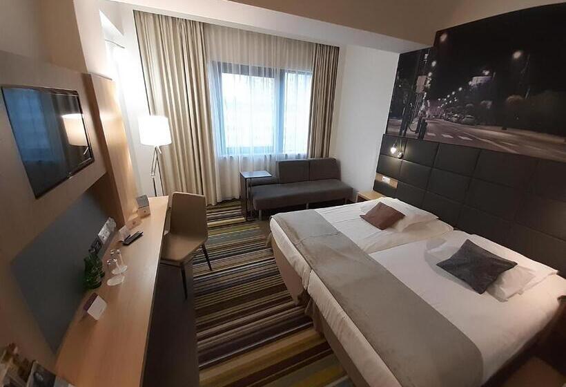 חדר סופריור, Vestil