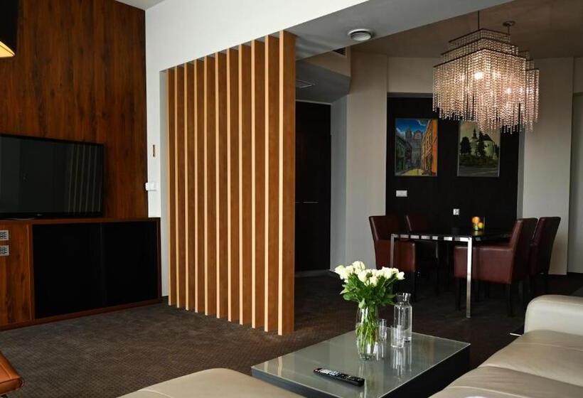 סוויטה נשיאותית, Vestil