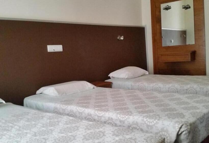 Номер Стандарт Трехместный, Pensao Lourenco