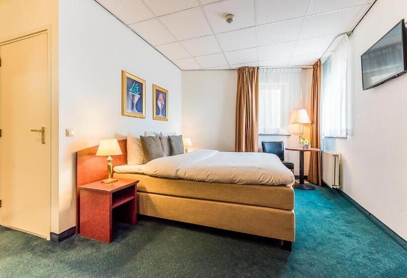 חדר בסיסי, Prominent Inn