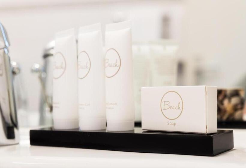 חדר בסיסי, Prominent Inn