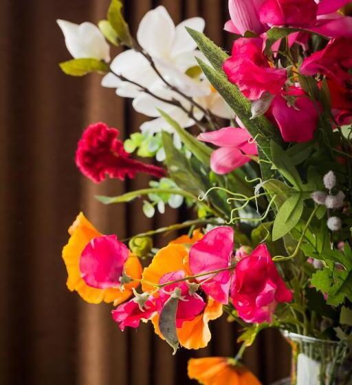 חדר קומפורט, Prominent Inn