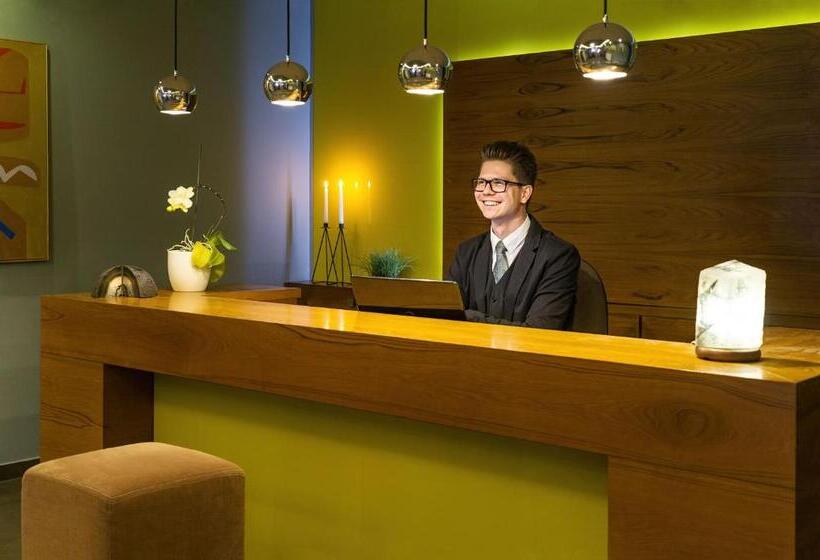 标准单人间, Radun