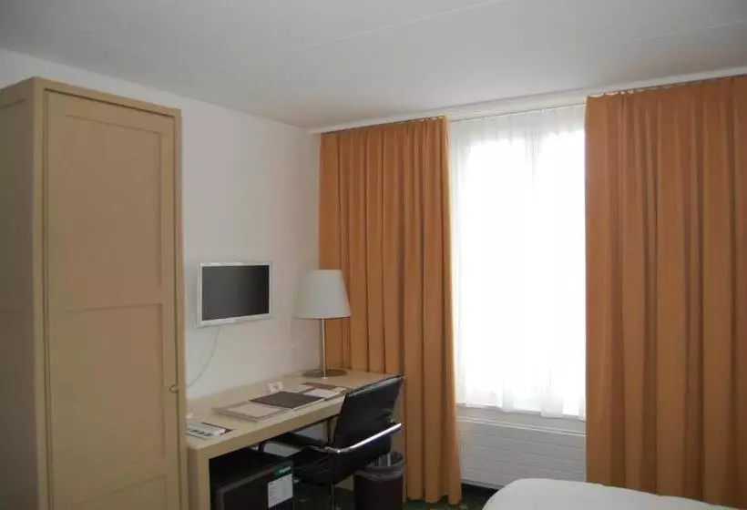 Standard Yhden Hengen Huone, Schwanen Wil