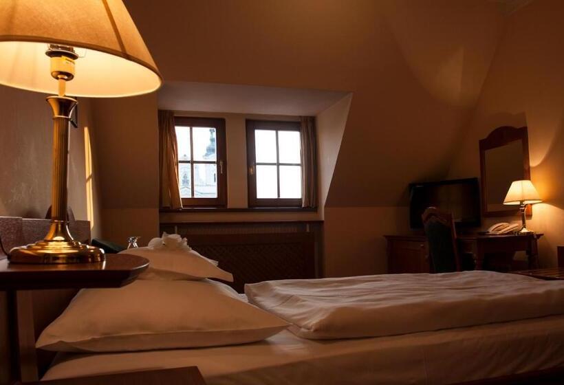 标准单人间, Slunce