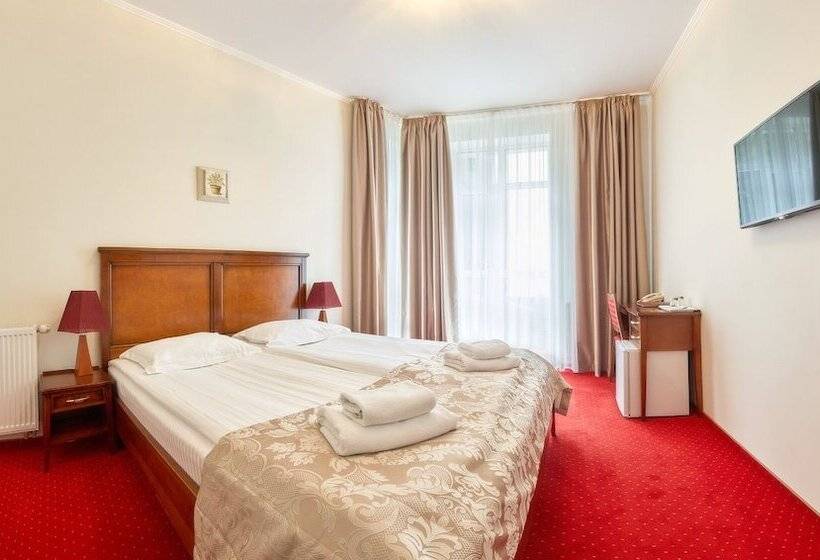 스탠다드 룸, Universal