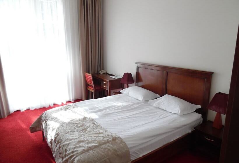 스탠다드 룸, Universal