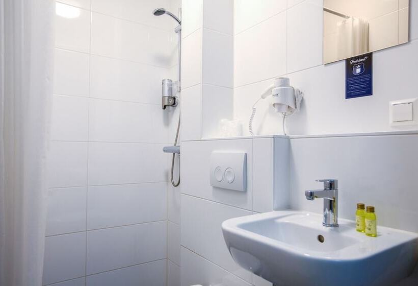 Кровать в Общей Комнате, Kings Inn City Hostel
