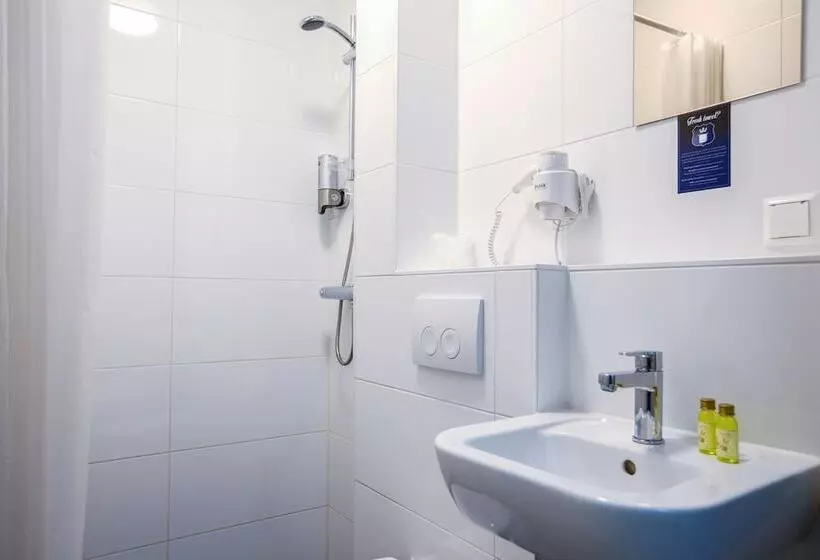 تختخواب در اتاق مشترک, Kings Inn City Hostel