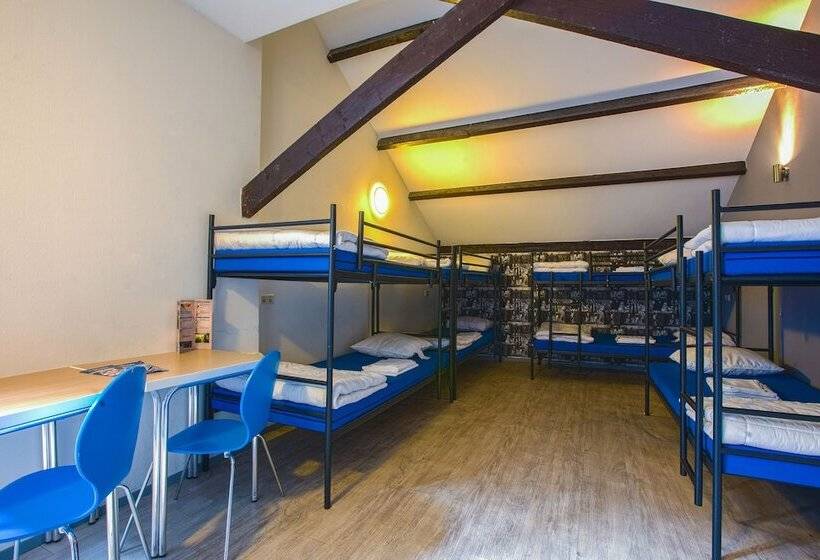 Кровать в Общей Комнате, Kings Inn City Hostel