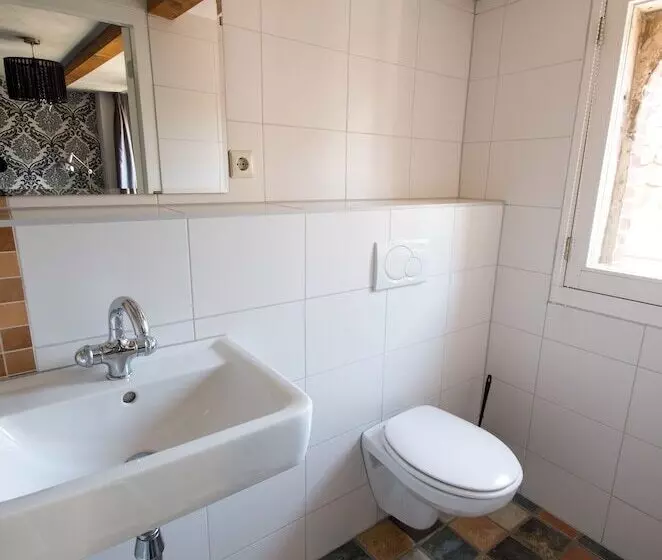 اتاق عادی, Kings Inn City Hostel