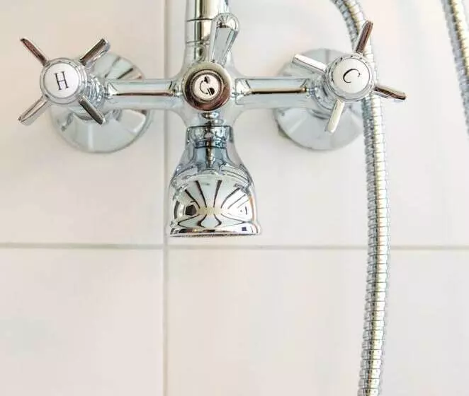 اتاق لوکس, Kings Inn City Hostel
