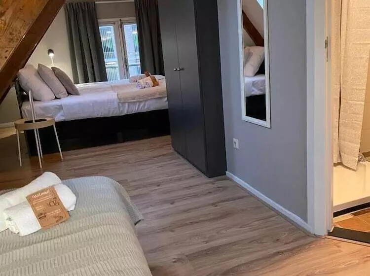 اتاق استاندارد سه نفره, Kings Inn City Hostel